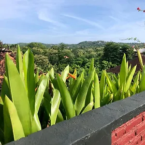  Holiday home The Hidden Escapes Bingin- Sunset Rooftop Wood House With Ocean View & Private Kitchen